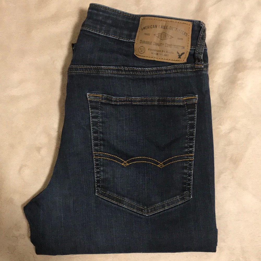 Navy blue AE ORIGINAL Straight Jeans. Size: 31x32